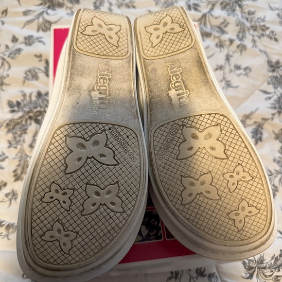 White alegria clogs, size 6 - Picture 3 of 3